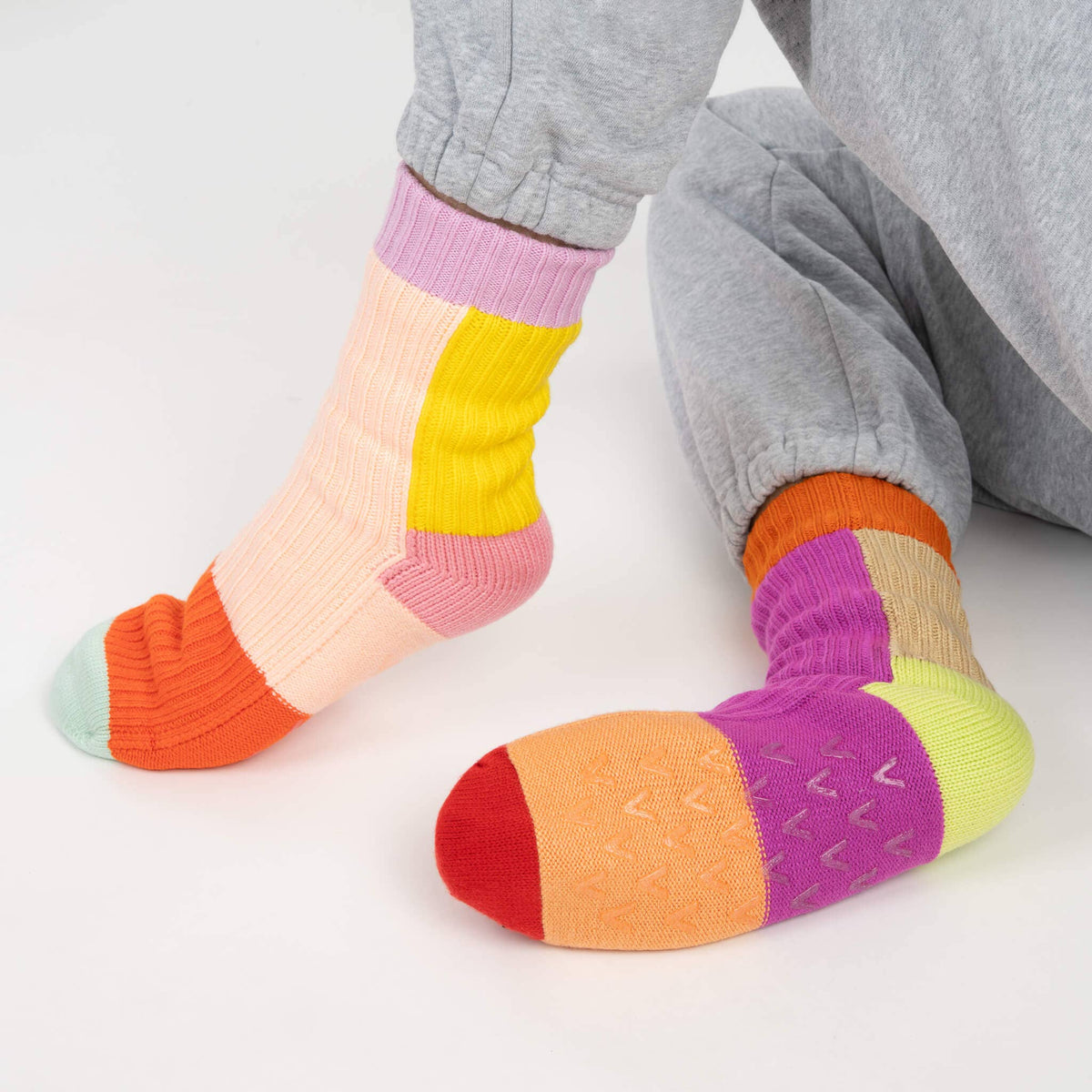 VERLOOP Mismatch House Socks: Pink