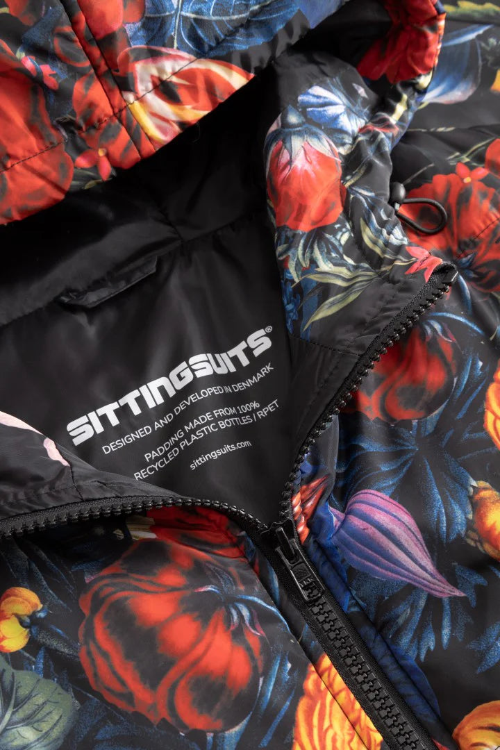 Sittingsuit, the wearable blanket, Black Flora