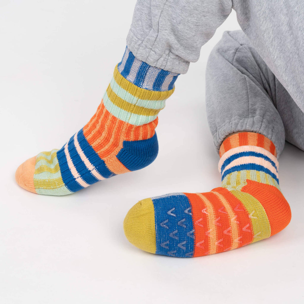 VERLOOP - Patchwork Stripe House Socks: Rainbow