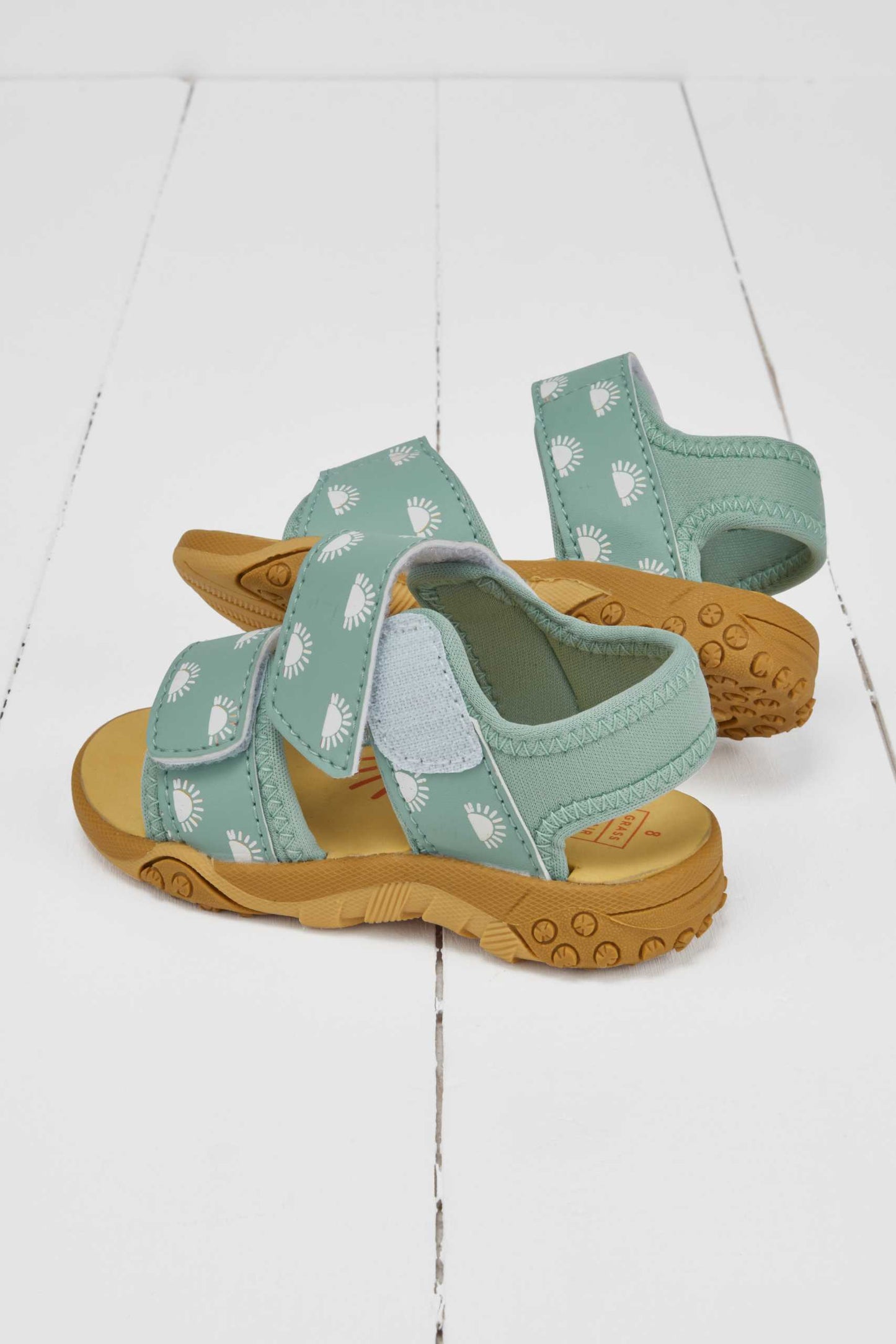 Grass & Air Colour Changing Sandals Pistachio