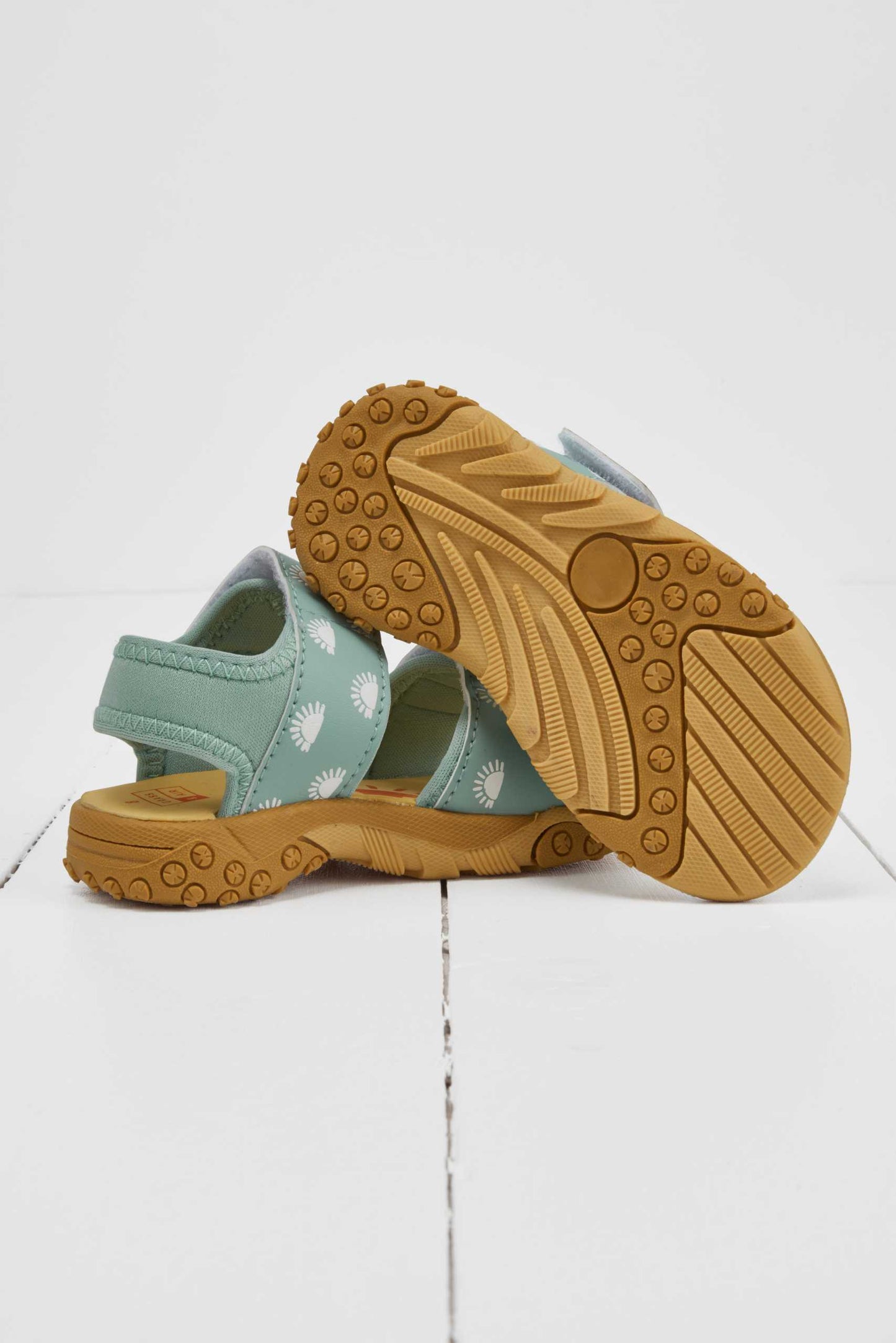 Grass & Air Colour Changing Sandals Pistachio