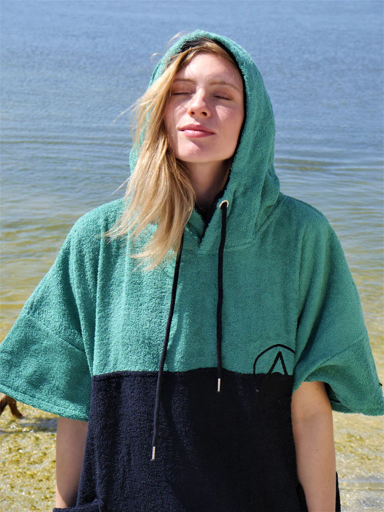 Wave Move Poncho | Towelling Poncho