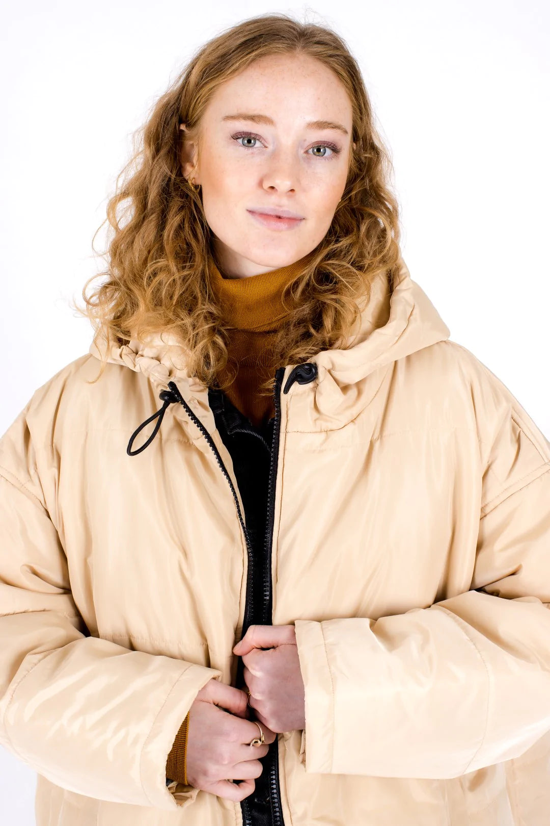 Sittingsuit, water repellent wearable blanket, Champagne