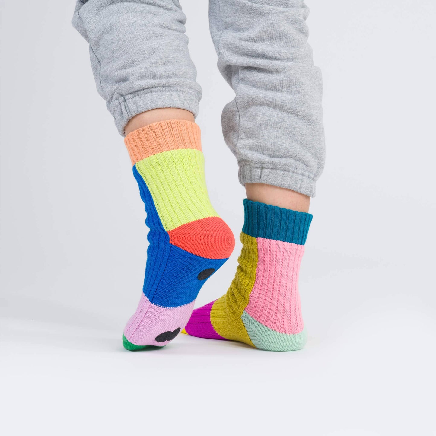 VERLOOP Mismatch House Socks: Rainbow