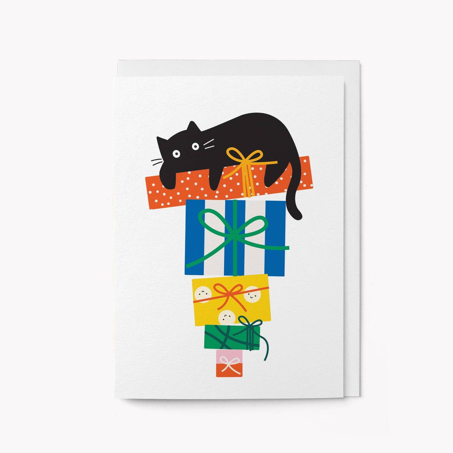 Graphic Factory - Playful Cat with Gifts Greeting Card: Biodegradable cello