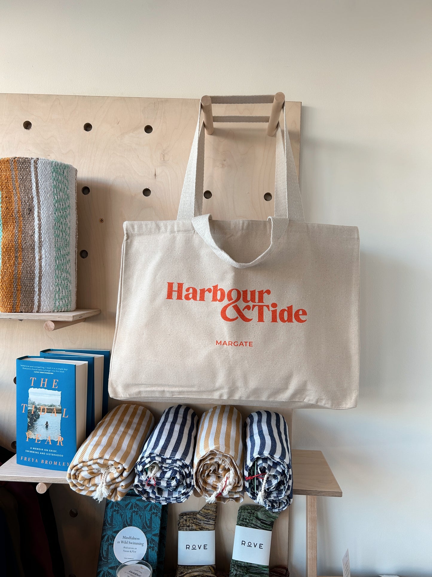 The Harbour & Tide Ultimate Beach Tote