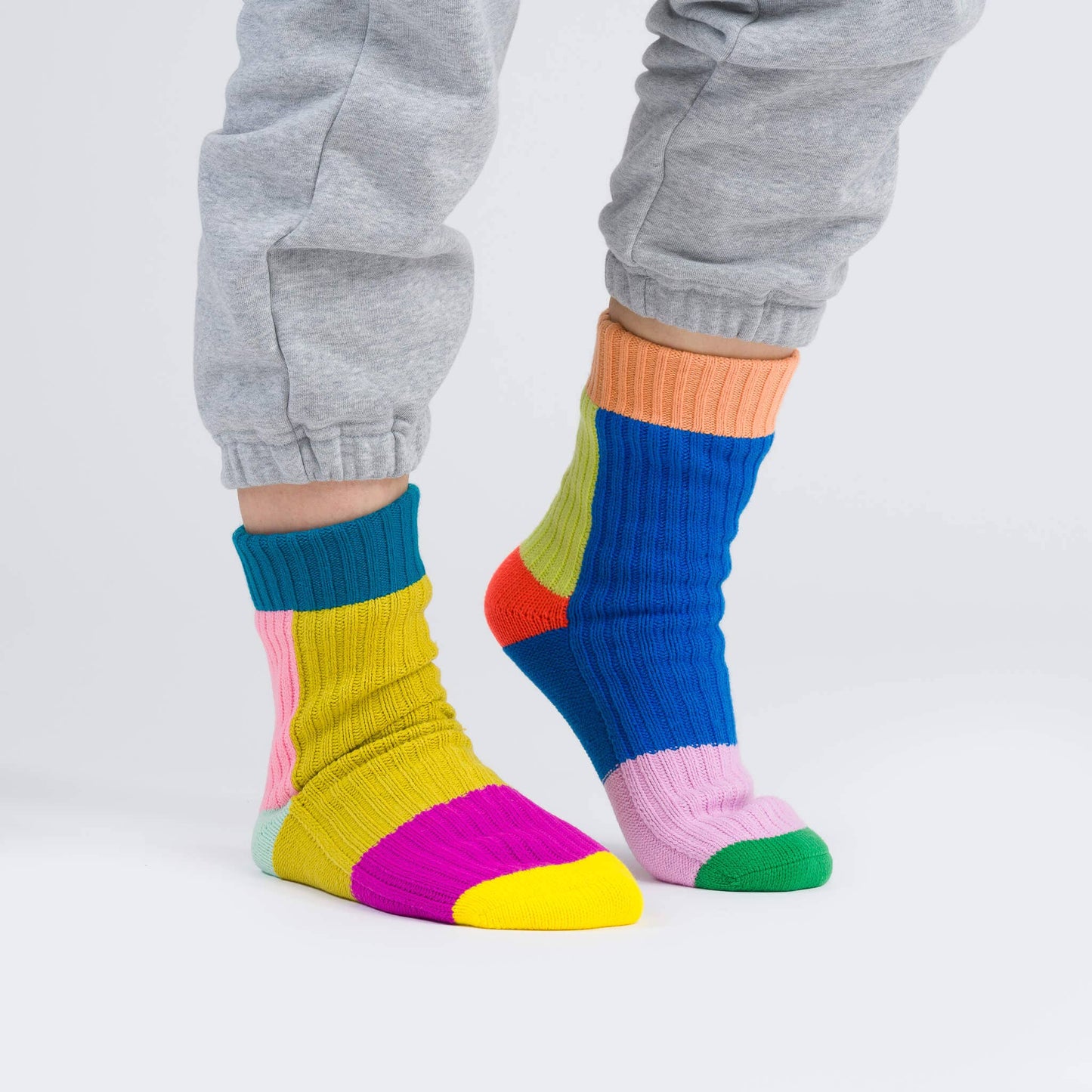 VERLOOP Mismatch House Socks: Rainbow