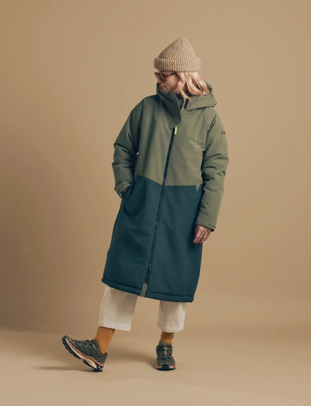 TOASTIE ADULT WATERPROOF CHANGING ROBE - ANTIQUE OLIVE