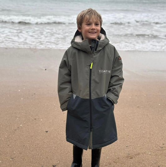 TOASTIE KIDS WATERPROOF CHANGING ROBE - ANTIQUE OLIVE