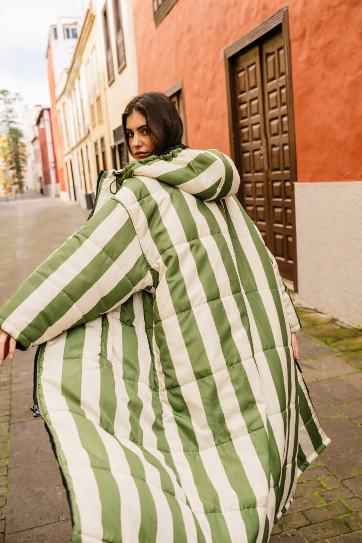 Sittingsuit, the wearable blanket, Santorini