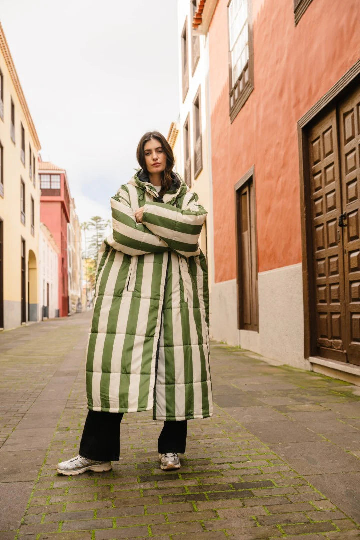 Sittingsuit, the wearable blanket, Santorini