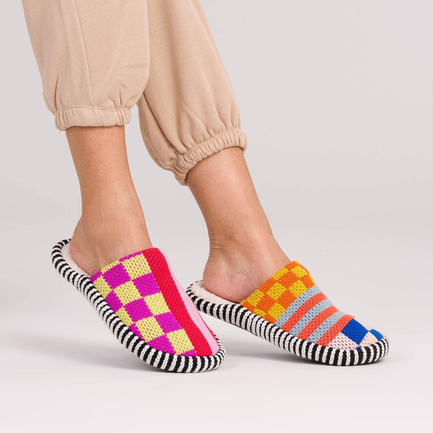 VERLOOP Pattern Patch Slide Slippers: Rainbow