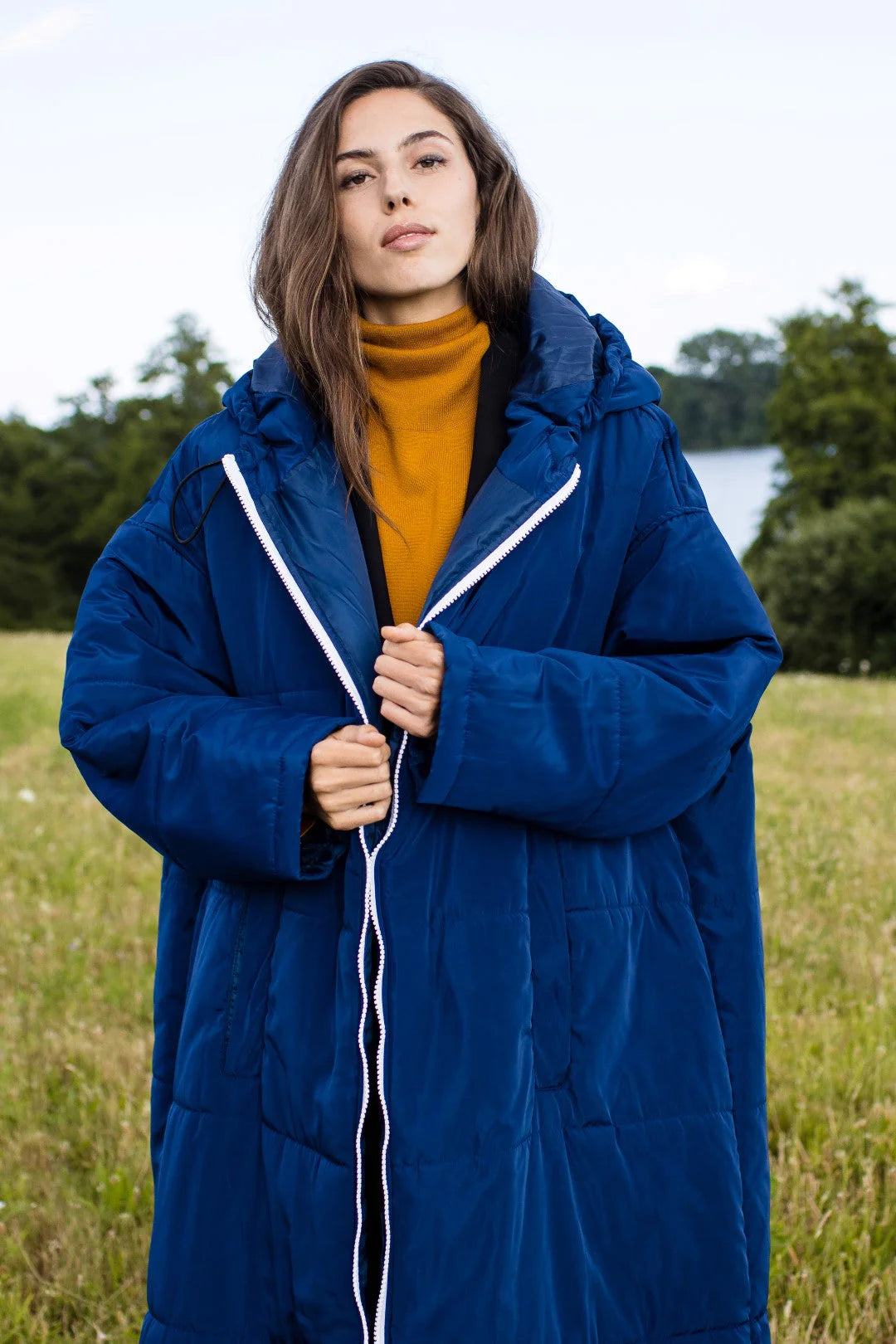 Sittingsuit, water repellent wearable blanket, Blue