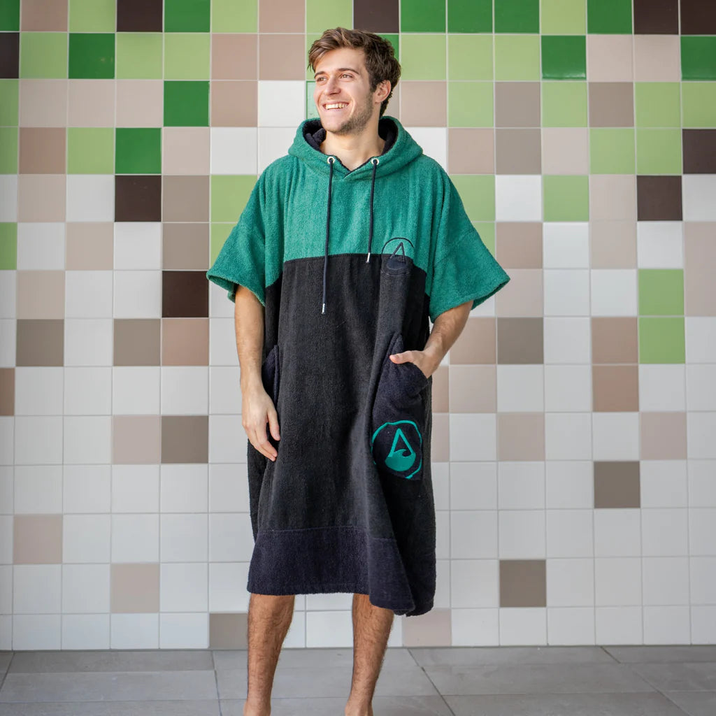 Wave Move Poncho  - Green and Black